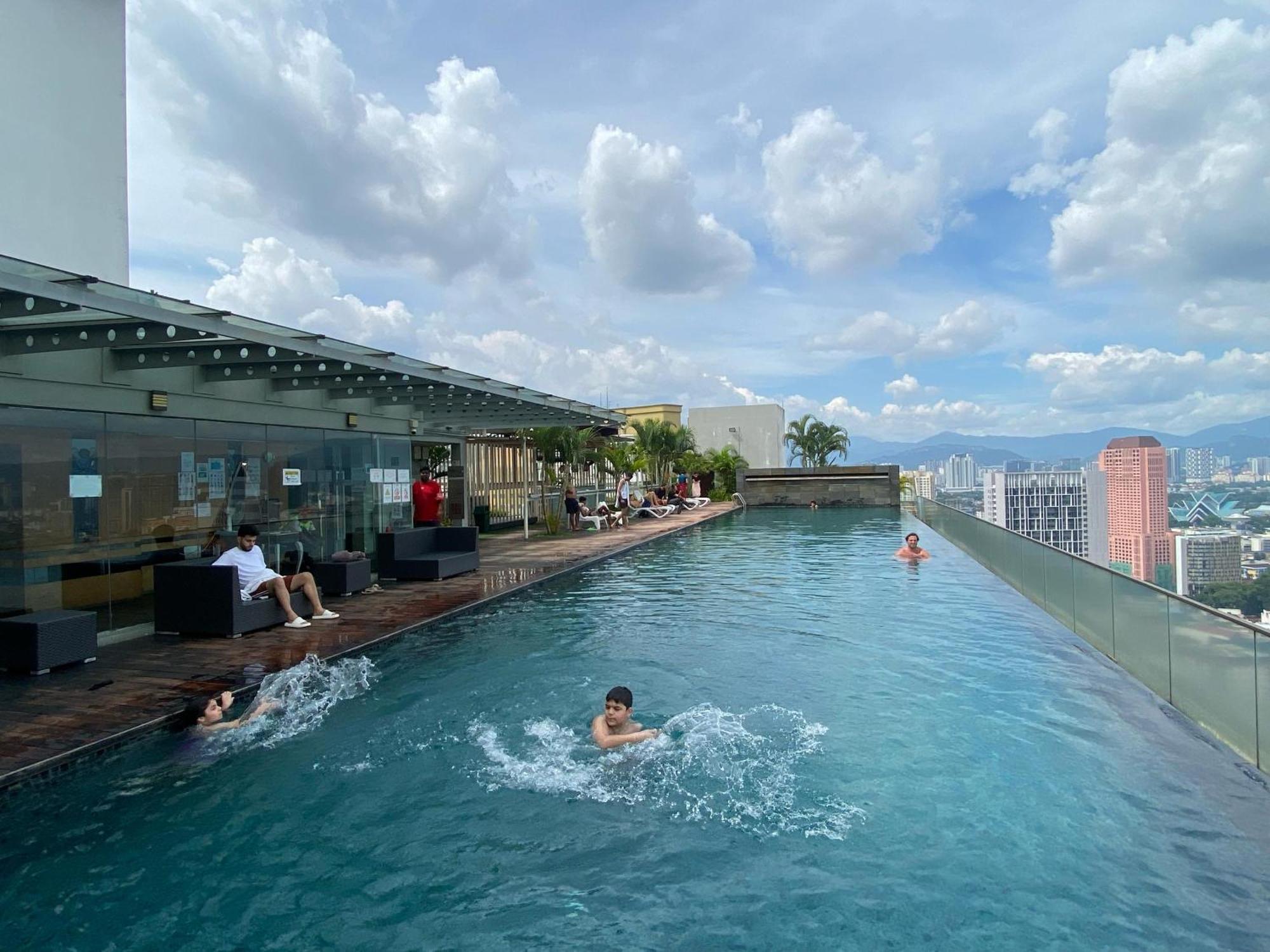 Celestial Heights Hostel Featuring Infinity Skypool Kuala Lumpur Exterior photo